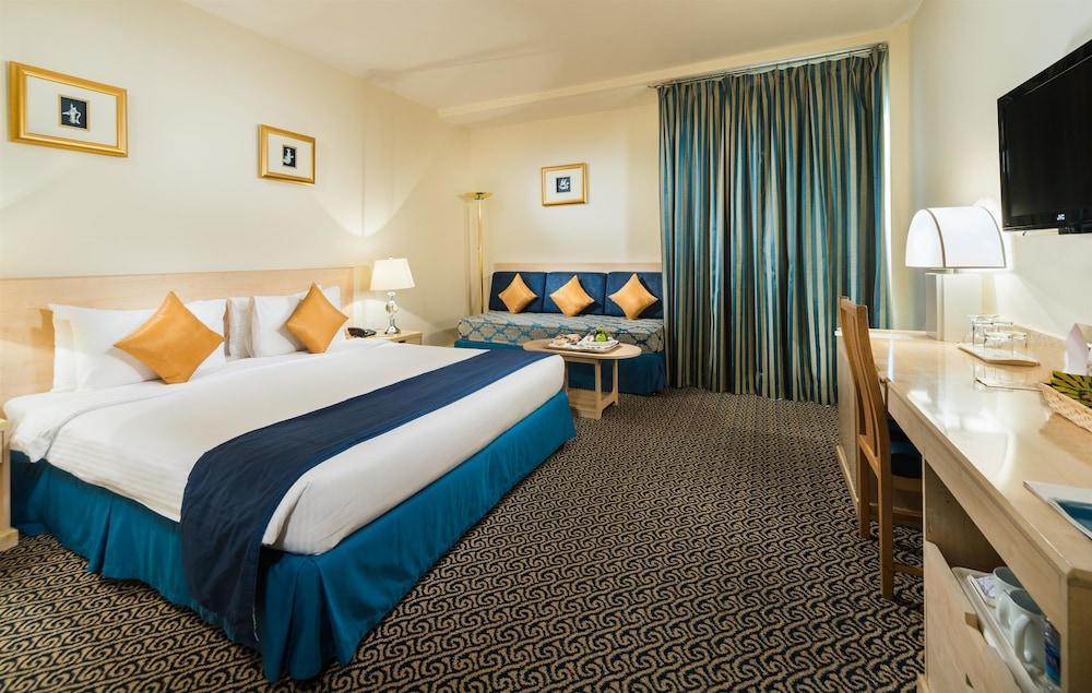 Tulip Inn Downtown מוסקט מראה חיצוני תמונה