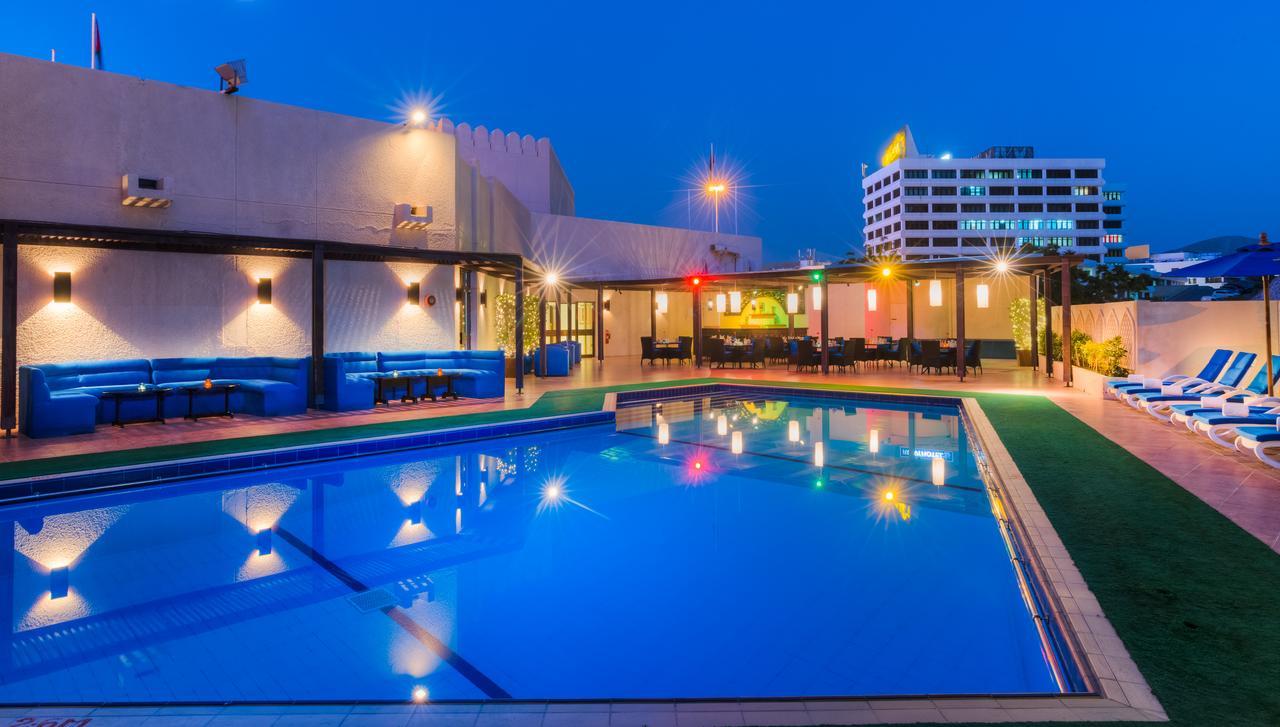 Tulip Inn Downtown מוסקט מראה חיצוני תמונה