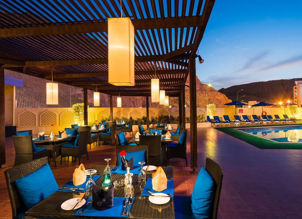 Tulip Inn Downtown מוסקט מראה חיצוני תמונה