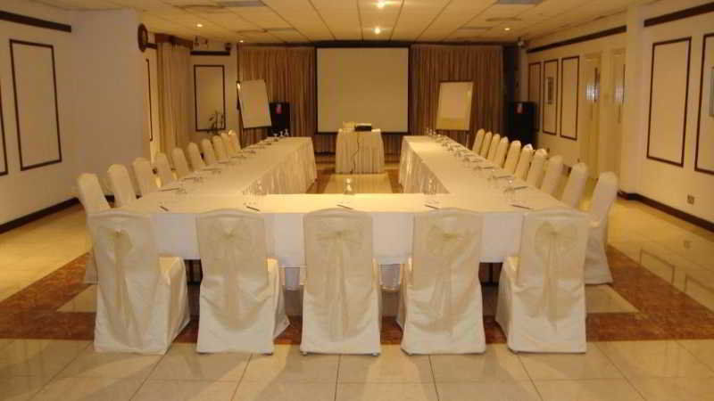Tulip Inn Downtown מוסקט מראה חיצוני תמונה