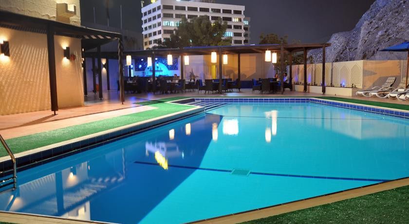 Tulip Inn Downtown מוסקט מראה חיצוני תמונה