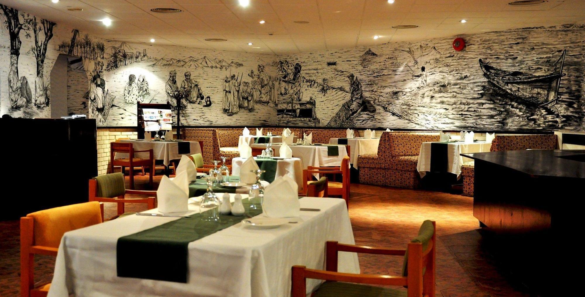 Tulip Inn Downtown מוסקט מראה חיצוני תמונה