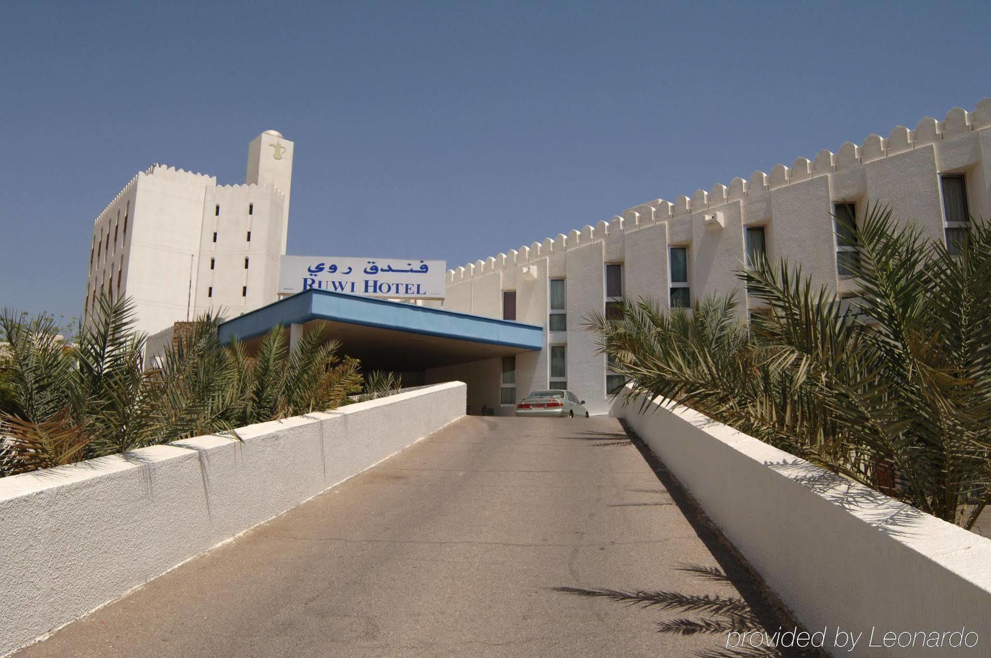 Tulip Inn Downtown מוסקט מראה חיצוני תמונה