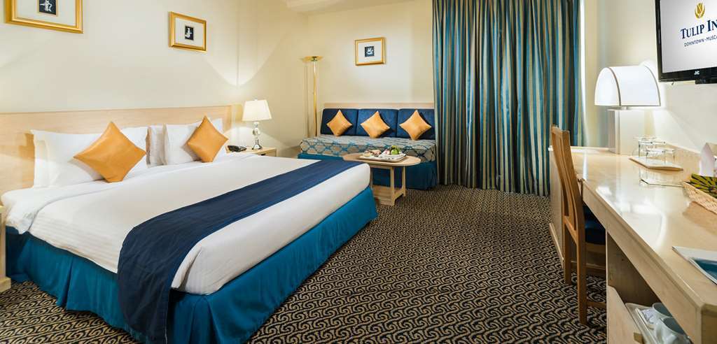 Tulip Inn Downtown מוסקט מראה חיצוני תמונה
