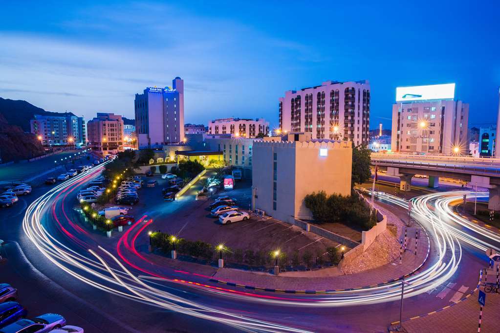 Tulip Inn Downtown מוסקט מראה חיצוני תמונה