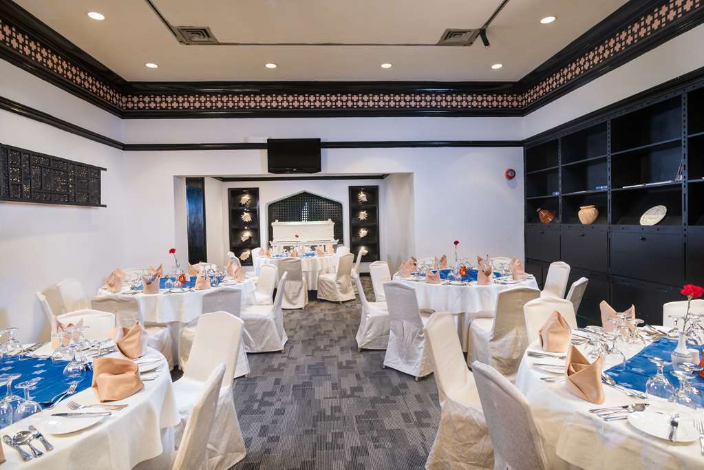 Tulip Inn Downtown מוסקט מראה חיצוני תמונה